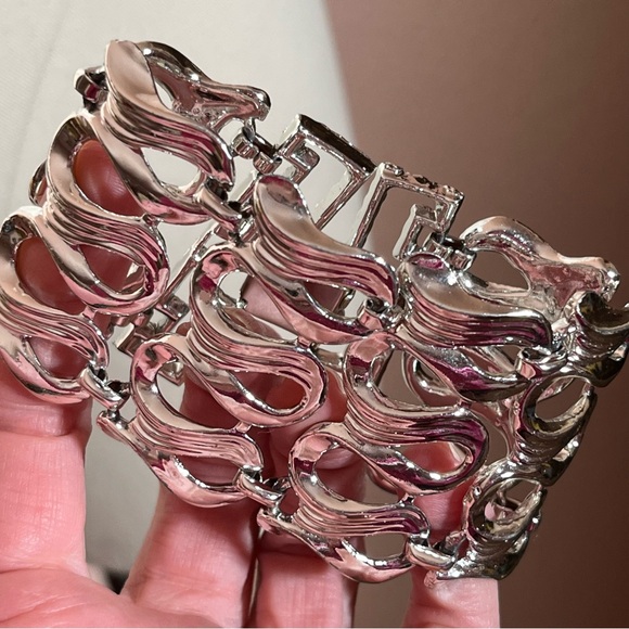 Vintage 60 70 MCM MOD Heavy Silver Wide Mobwife Bracelet - Picture 1 of 17